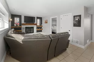 228 Wellington Dr, Crystal Lake, IL 60014 - Photo 30