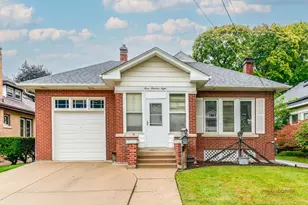 308 McKinley Ave, Libertyville, IL 60048 - Photo 1