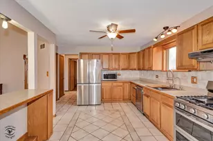 2858 E Bending Creek Trail, Crete, IL 60417 - Photo 6