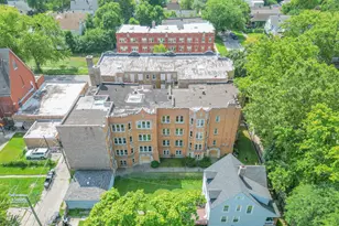 7951 S Muskegon Ave, Chicago, IL 60617 - Photo 2