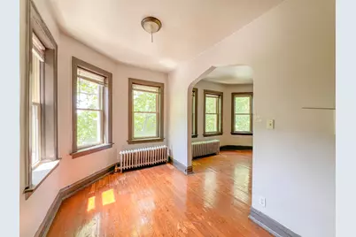 7951 S Muskegon Avenue, Chicago, IL 60617 - Photo 6