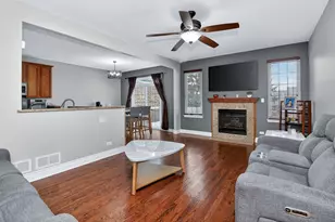 18104 Lake Shore Dr, Orland Park, IL 60467 - Photo 2