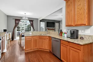 18104 Lake Shore Dr, Orland Park, IL 60467 - Photo 8