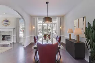 5937 N Sauganash Ln, Chicago, IL 60646 - Photo 16