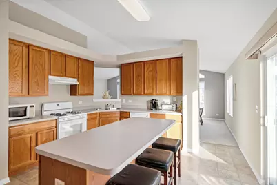 1633 Fredericksburg Lane #1633, Aurora, IL 60503 - Photo 8