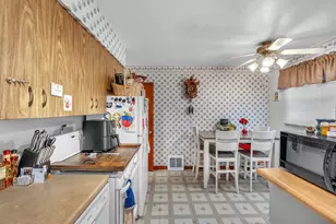 17617 Burnham Ave, Thornton, IL 60476 - Photo 8