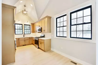 28722 N Madison Avenue, Wauconda, IL 60084 - Photo 6