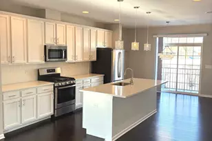 2534 Huntleigh Ln, Woodridge, IL 60517 - Photo 8