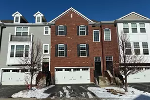 2534 Huntleigh Ln, Woodridge, IL 60517 - Photo 1