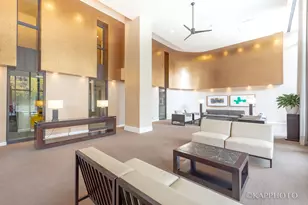 3930 N Pine Grove Ave, Chicago, IL 60613 - Photo 2