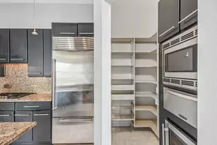 910 S Michigan Ave, Chicago, IL 60605 - Photo 14