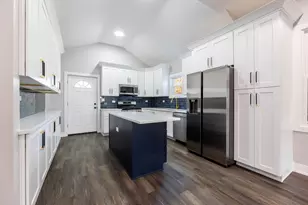 5552 S Shields Ave, Chicago, IL 60621 - Photo 8