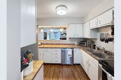 5915 36th Avenue Court #14, Moline, IL 61265 - Photo 8