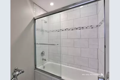 300 N State Street #2212, Chicago, IL 60654 - Photo 18