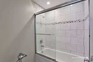 300 N State St, Chicago, IL 60654 - Photo 18