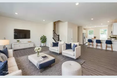 804 Neubauer Circle, Lindenhurst, IL 60046 - Photo 2