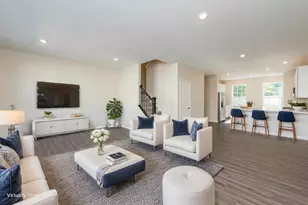 804 Neubauer Circle, Lindenhurst, IL 60046 - Photo 2