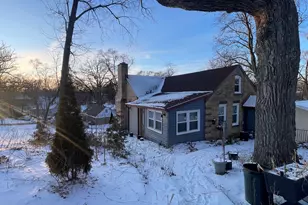 3323 Charles Ct, Island Lake, IL 60042 - Photo 2