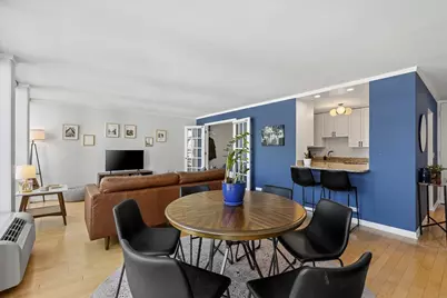 111 E Chestnut Street #16H, Chicago, IL 60611 - Photo 4