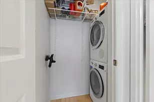 111 E Chestnut St, Chicago, IL 60611 - Photo 12