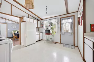 404 S Stott St, Genoa, IL 60135 - Photo 8