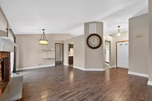 1690 Red Coach Ln, Algonquin, IL 60102 - Photo 4