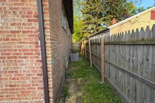 14008 S Saginaw Ave, Burnham, IL 60633 - Photo 18
