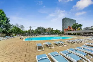 4250 N Marine Dr, Chicago, IL 60613 - Photo 26