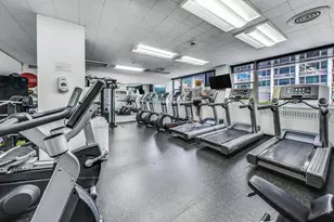 4250 N Marine Dr, Chicago, IL 60613 - Photo 20