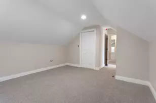 7700 S Paxton Ave, Chicago, IL 60649 - Photo 20