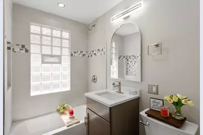 7700 S Paxton Avenue, Chicago, IL 60649 - Photo 16