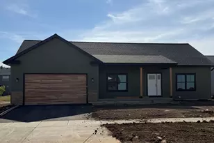 526 S Roberts St, Rochelle, IL 61068 - Photo 1