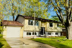 527 Northgate Rd, Lindenhurst, IL 60046 - Photo 30