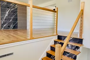 527 Northgate Rd, Lindenhurst, IL 60046 - Photo 2