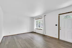 1103 Austin Dr, Urbana, IL 61802 - Photo 6