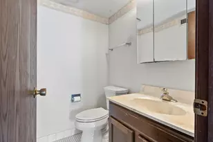 140 E Fountainview Ln, Lombard, IL 60148 - Photo 18