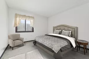 140 E Fountainview Ln, Lombard, IL 60148 - Photo 14