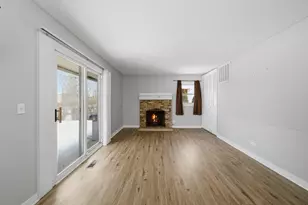 2612 Mitchell Dr, Woodridge, IL 60517 - Photo 4