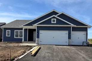 718 W Driscoll St, Rochelle, IL 61068 - Photo 1