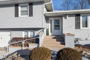 316 W North St, Cambridge, IL 61238 - Photo 2