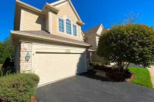 2428 Ridgewood Ct, Aurora, IL 60502 - Photo 2