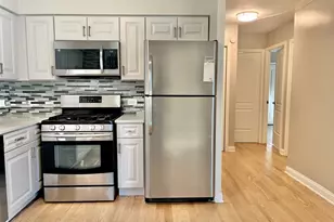 1104 N Mill St, Naperville, IL 60563 - Photo 6