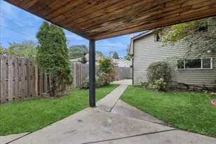 5113 W Strong St, Chicago, IL 60630 - Photo 26