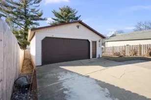 2030 40th St, Rock Island, IL 61201 - Photo 30