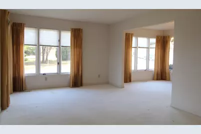 5858 Rainsford Way, Rockford, IL 61107 - Photo 4