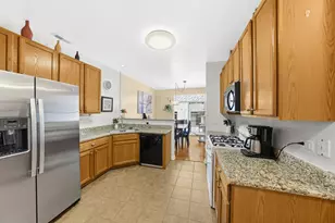 2874 Falling Waters Ln, Lindenhurst, IL 60046 - Photo 8