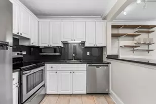 111 W Maple St, Chicago, IL 60610 - Photo 8