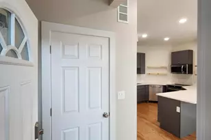 6321 S Eberhart Ave, Chicago, IL 60637 - Photo 4