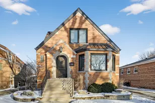 5321 S Nordica Ave, Chicago, IL 60638 - Photo 1