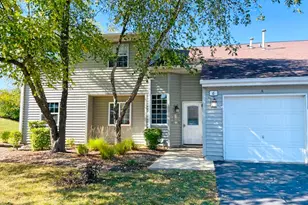 6 N Victoria Ln, Streamwood, IL 60107 - Photo 2